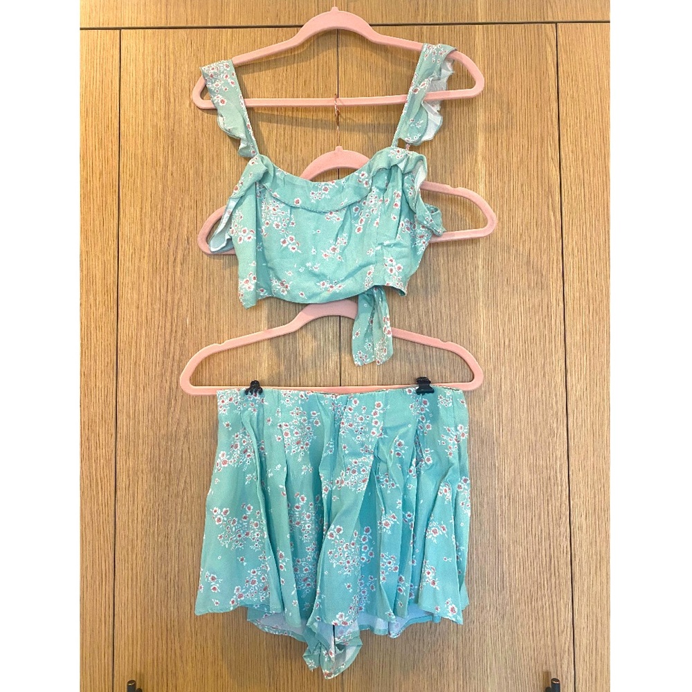 Light turquoise short set